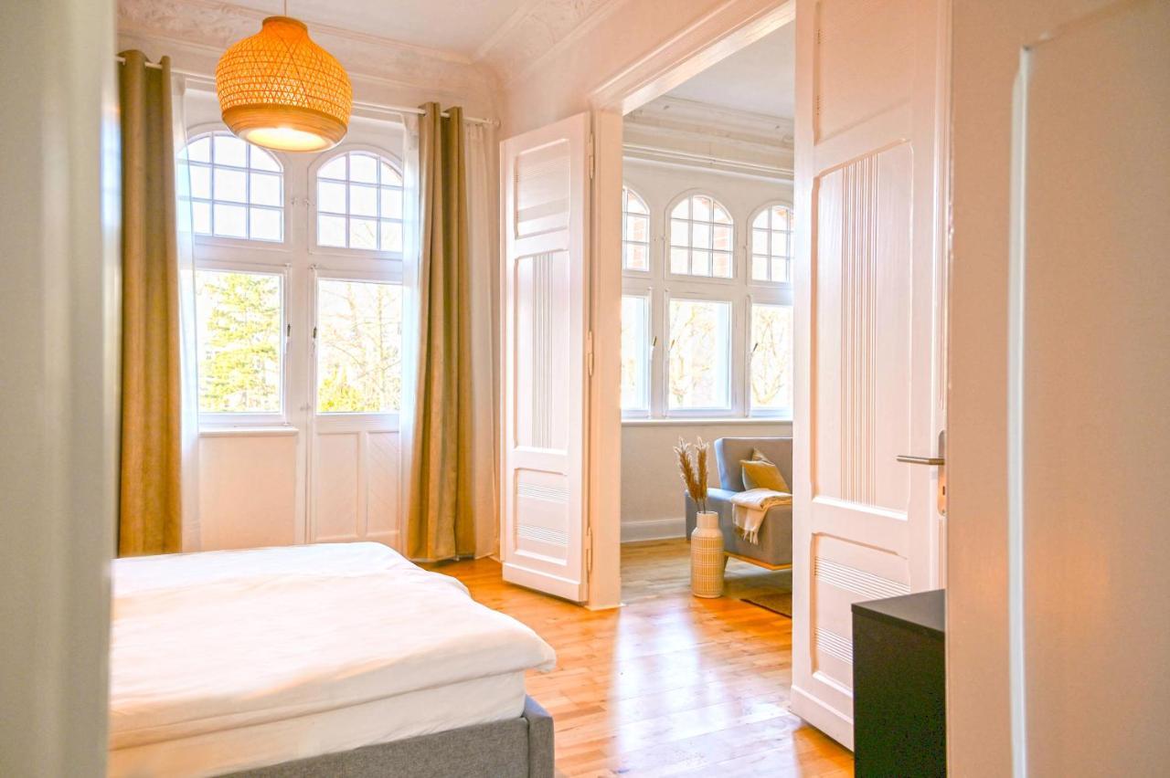 120Qm Denkmal Apartment In Krefeld Mit Stuck Und Balkon - Beuys Apartments - Krefeld Dış mekan fotoğraf