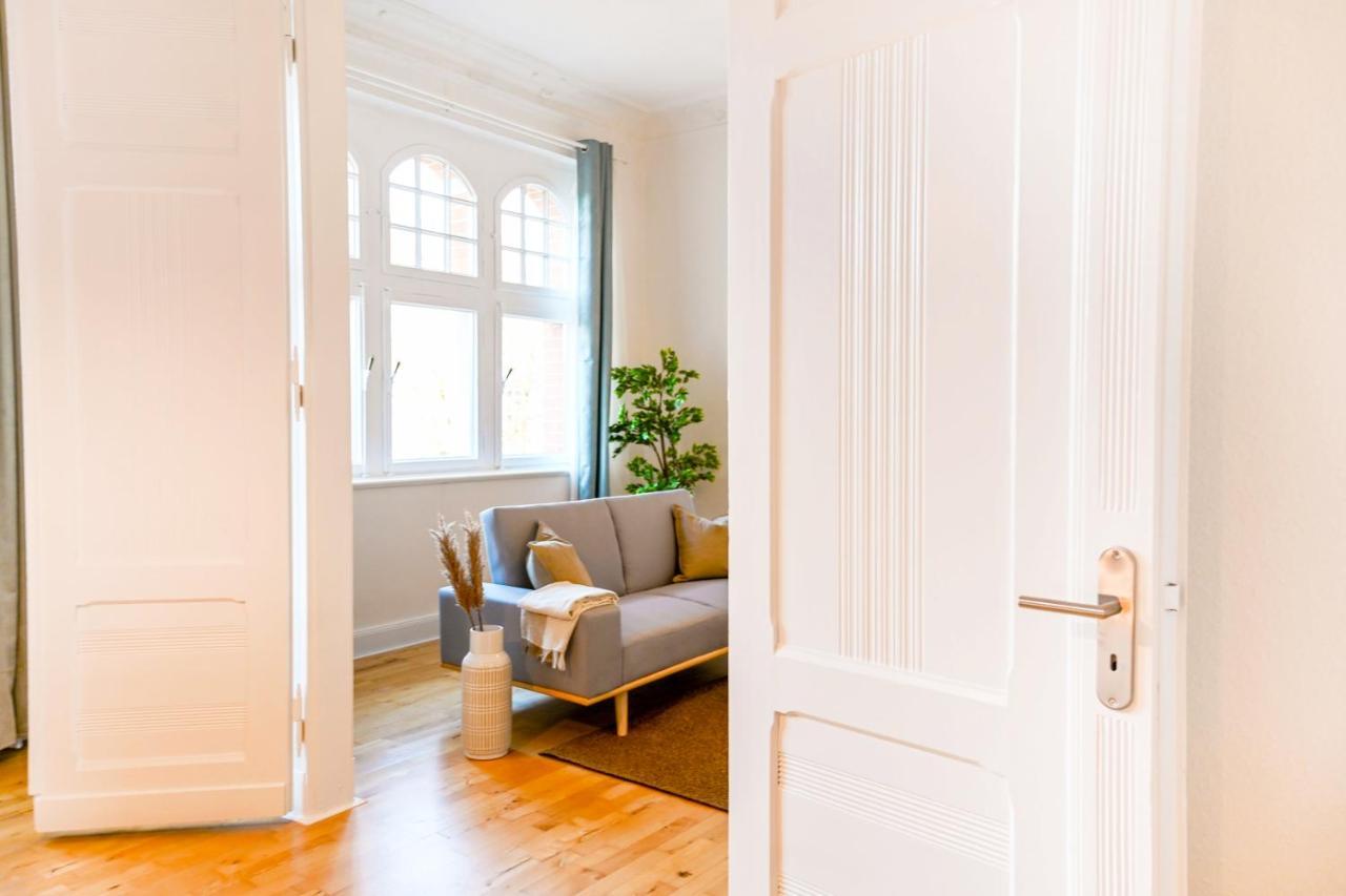120Qm Denkmal Apartment In Krefeld Mit Stuck Und Balkon - Beuys Apartments - Krefeld Dış mekan fotoğraf