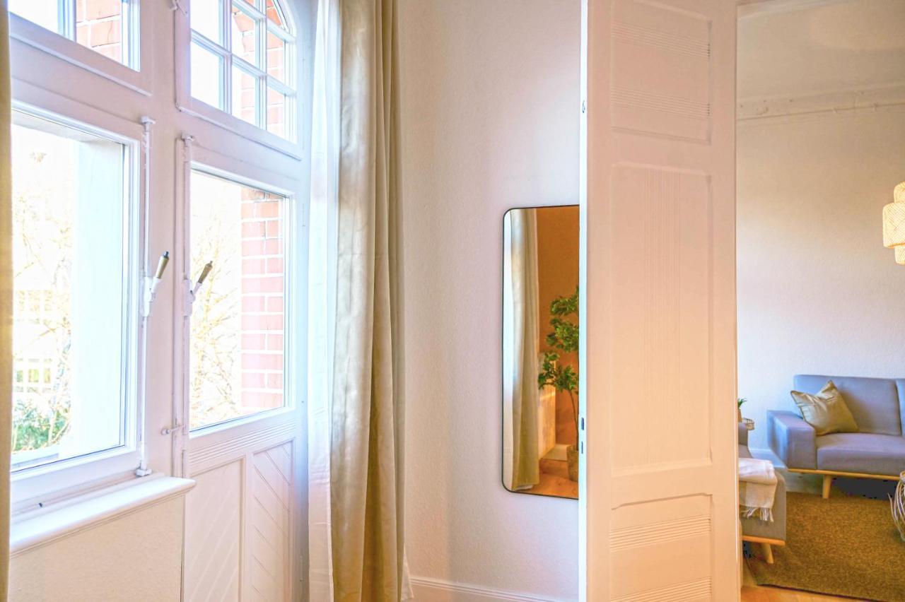 120Qm Denkmal Apartment In Krefeld Mit Stuck Und Balkon - Beuys Apartments - Krefeld Dış mekan fotoğraf